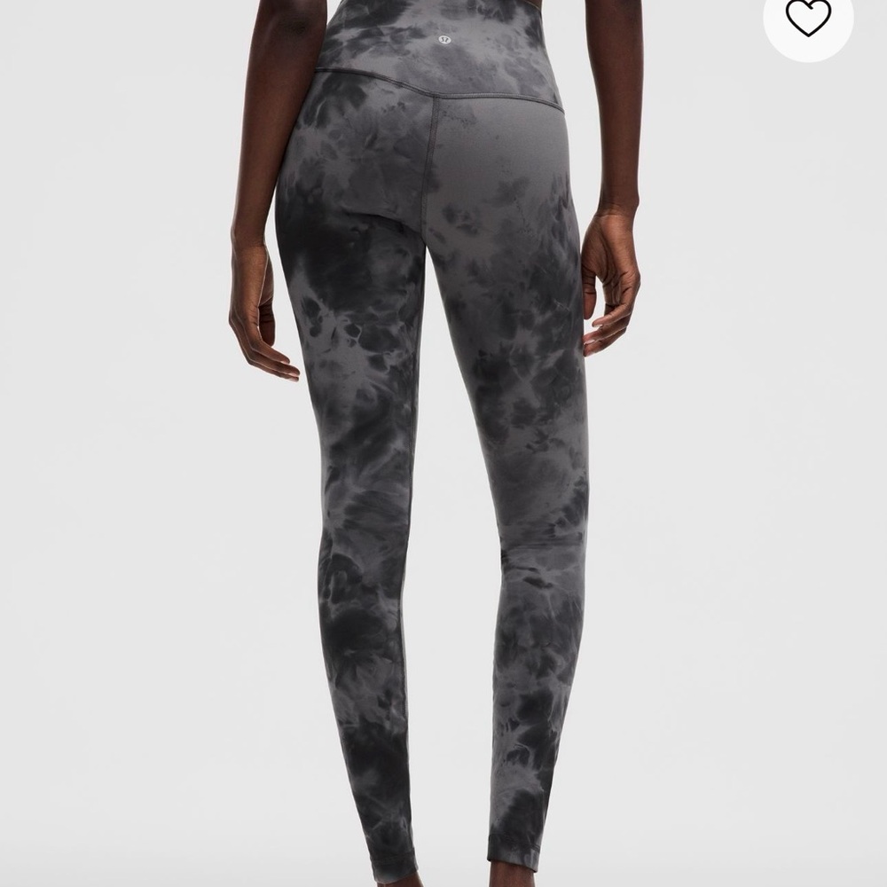 Lululemon Size 8- Athletica Black and Gray Patterned  buttery Leggings 28”
